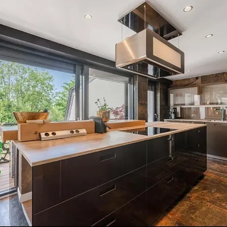 Luxury With Pool, & Garden Paradise