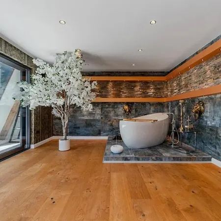 Luxury With Pool, & Garden Paradise * Essen