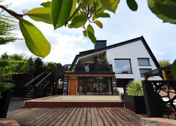 Villa Luxury With Pool, & Garden Paradise