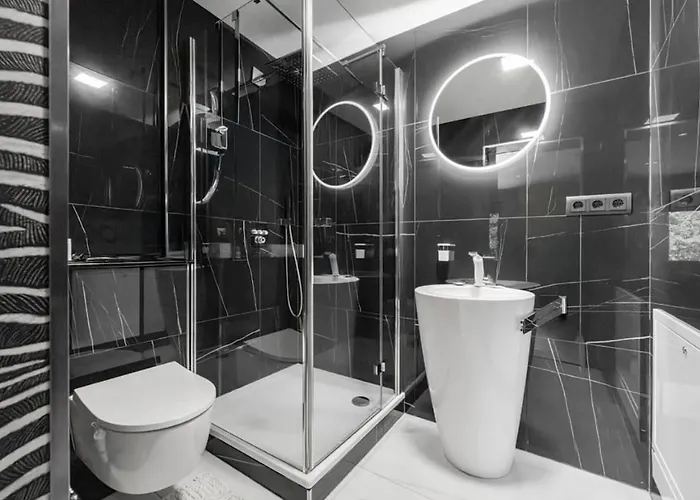 Luxury With Pool, & Garden Paradise *