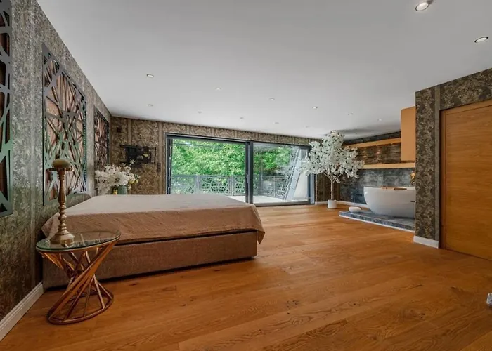 Luxury With Pool, & Garden Paradise * Essen