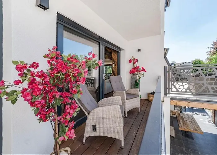 Luxury With Pool, & Garden Paradise Villa Essen