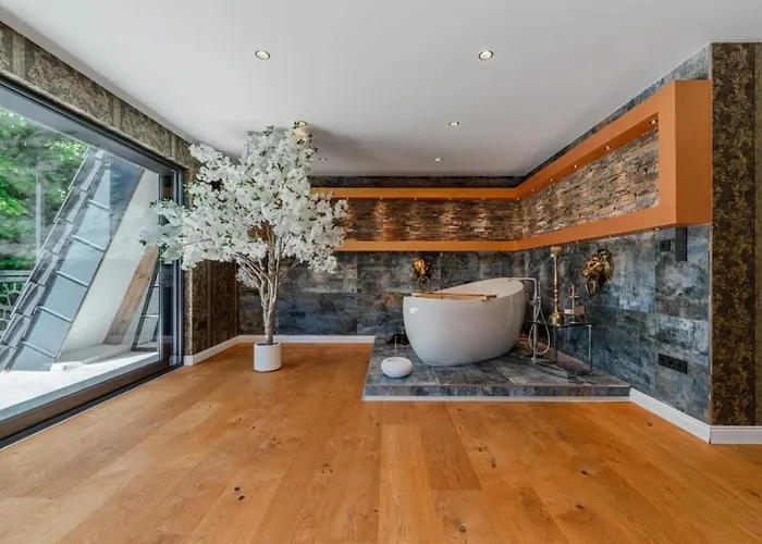 Luxury With Pool, & Garden Paradise * Essen