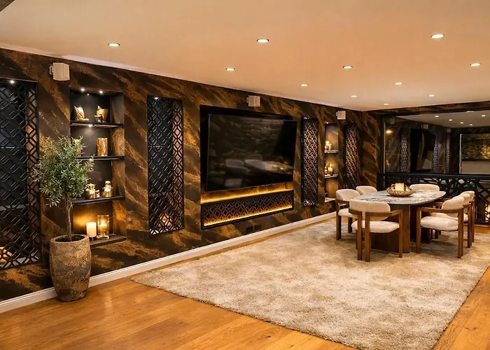 Luxury With Pool, & Garden Paradise Essen